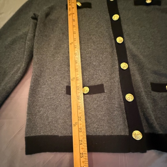 Bloomingdales Grey/Navy Cashmere Gold Button Cardigan Size Medium MSRP $225 - Picture 8 of 9